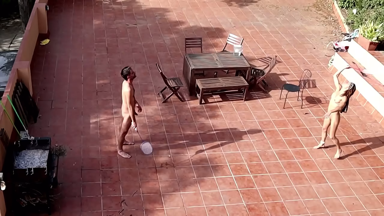 Couple catched fucking in the courtyard