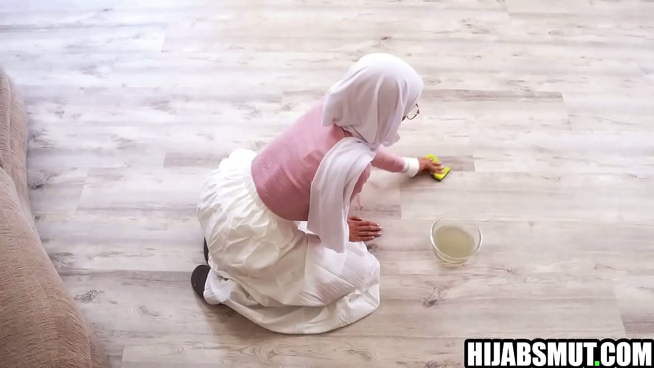 Muslim Teen Looses Virginity | Harley Haze