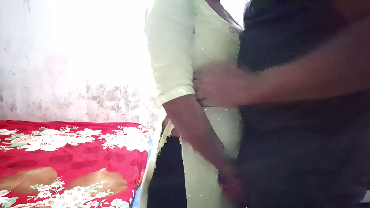 Indian Desi Husband and Wife RomanticCouple Sex In Bedroom